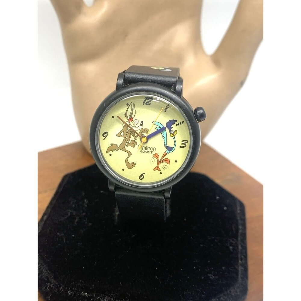 Armitron Women's Watch 2200/61 Looney Tunes Will E. Coyote & Roadrunner Vintage
